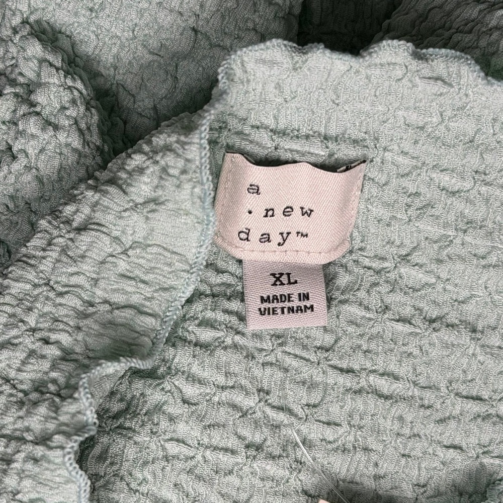 A New Day Womens Top Light Green Textured Mock Neck Short Sleeve XL New - Picture 4 of 8